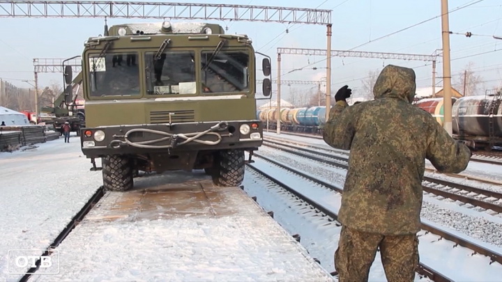 В Свердловскую область прибыл зенитный ракетный комплекс С-400