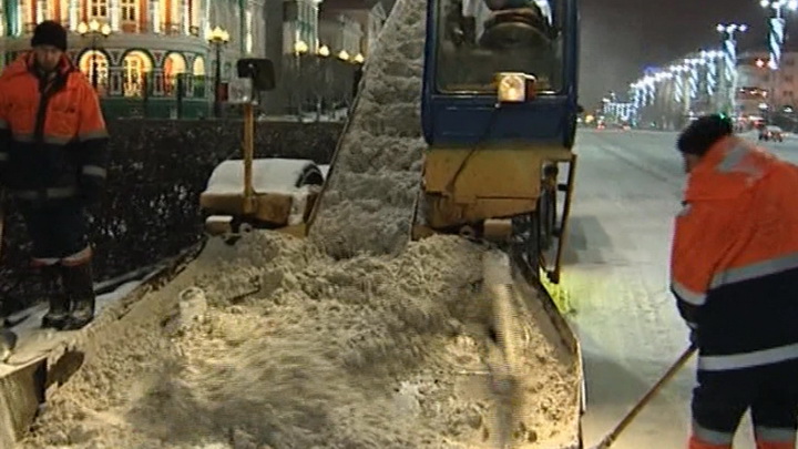 Коммунальные службы вывезли из Екатеринбурга 5000 тонн снега