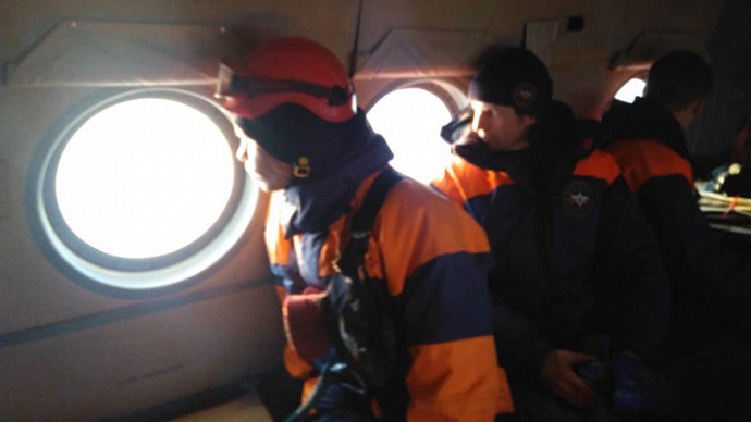 Двух пропавших туристок из Екатеринбурга ищут на вертолётах и снегоходах