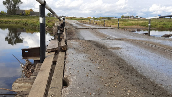 Свердловские власти помогут восстановить мост в Махнёво