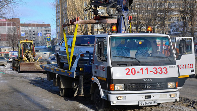 В Екатеринбурге эвакуируют транспорт с Тверитина и Уральских рабочих