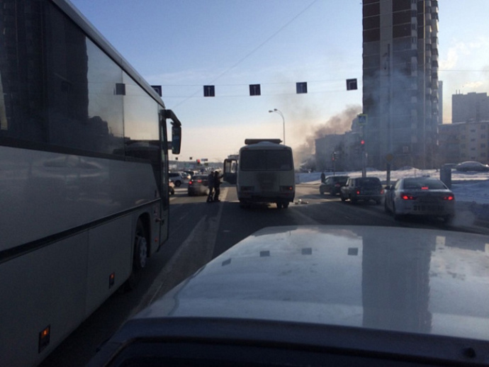 В Екатеринбурге на ходу загорелся пассажирский автобус