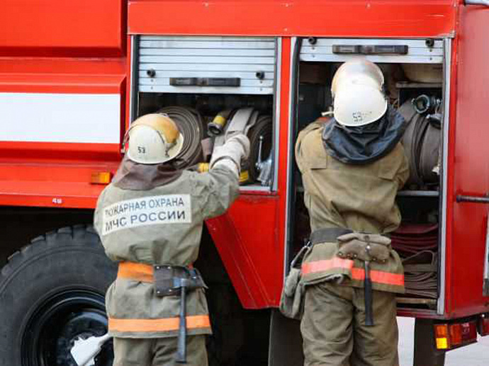 Крупный пожар в Цыганском посёлке Екатеринбурга: горел частный дом