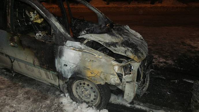 Во Втузгородке Екатеринбурга из-за ДТП сгорели два автомобиля