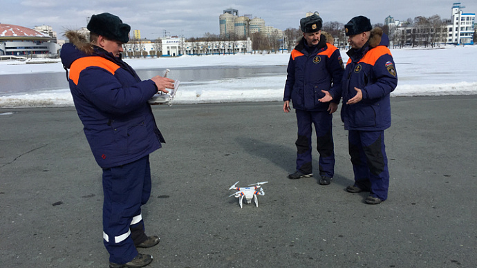 Спасатели усиливают патрулирование опасного льда в Екатеринбурге