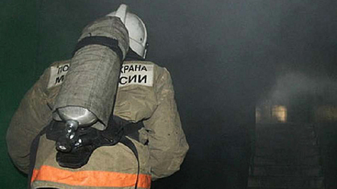 В Екатеринбурге 26 человек эвакуировались из горящего дома на Юмашева