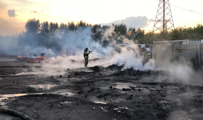 Крупный пожар на Сибирском тракте тушили этой ночью в Екатеринбурге