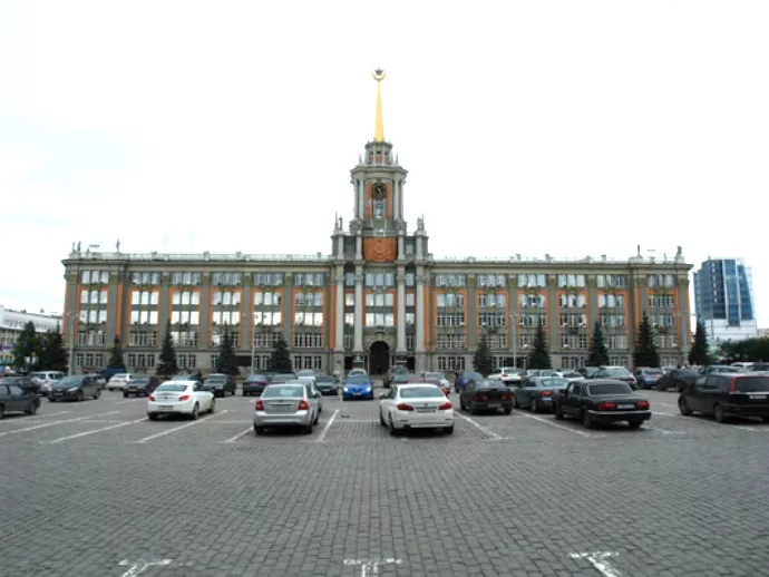 Центральную площадь Екатеринбурга вновь освободят под ярмарку